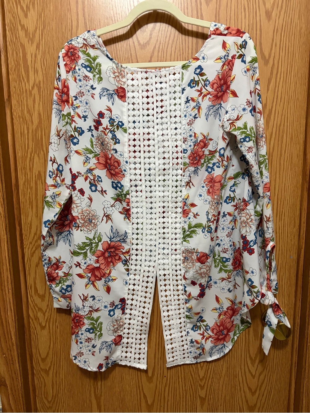 Floral Crochet-Back White Women's Blouse - Red & Blue Floral